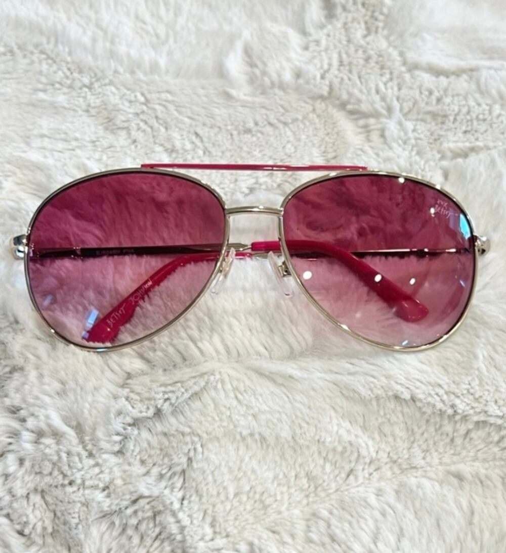 BETSEY JOHNSON Women’s SUNGLASSES Pink Tint Stems Silver Metal AVIATOR Gold